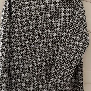 SMITH Black and White Floral Pattern Top